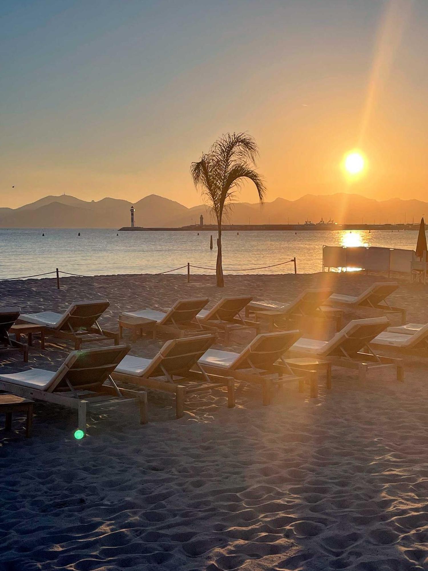 Luxury Family 2Br - Prime Location, Walk To Beach & Shopping, Sunny Balcony - Totolulu Cannes Hoche エクステリア 写真