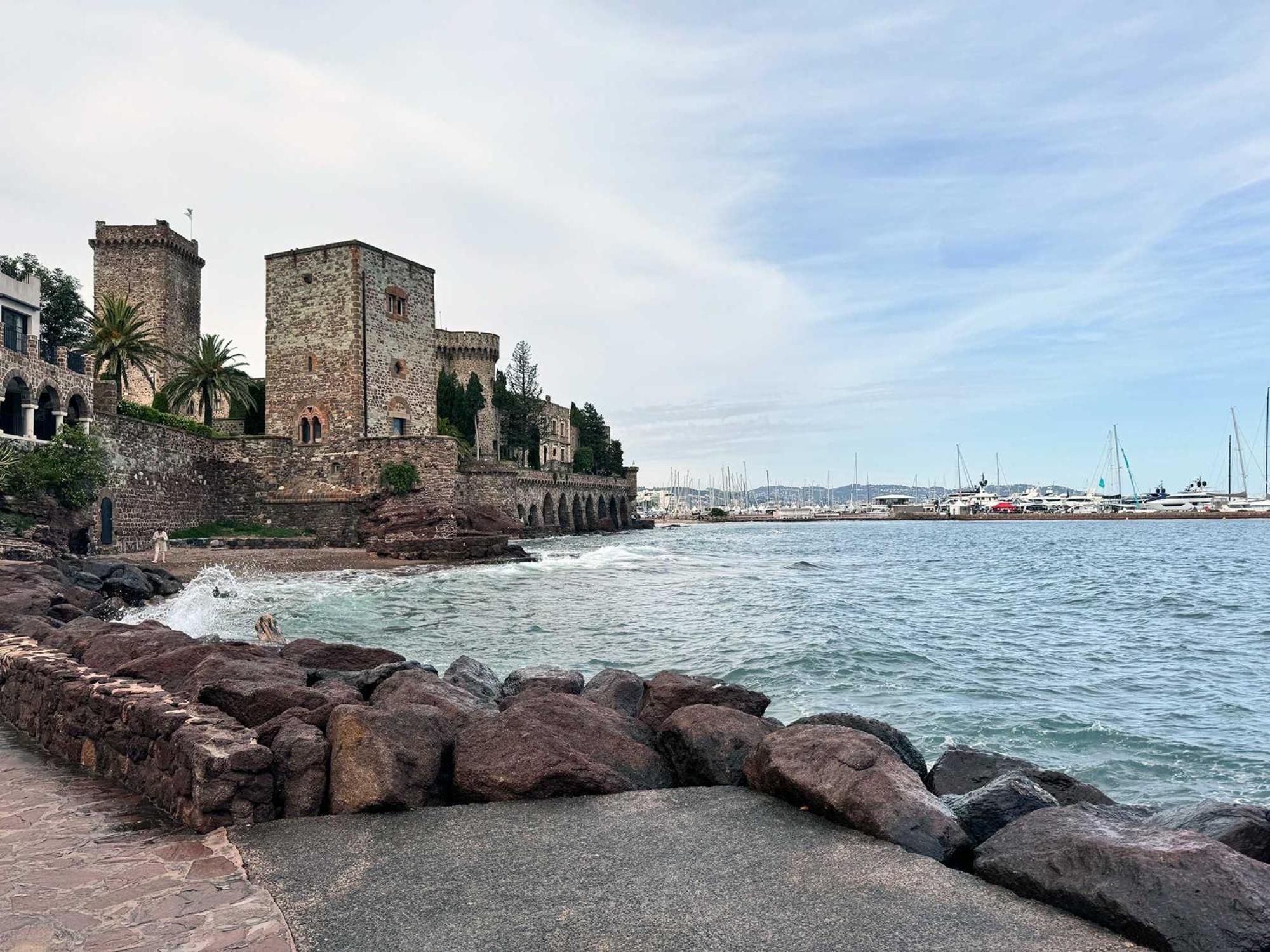 Luxury Family 2Br - Prime Location, Walk To Beach & Shopping, Sunny Balcony - Totolulu Cannes Hoche エクステリア 写真