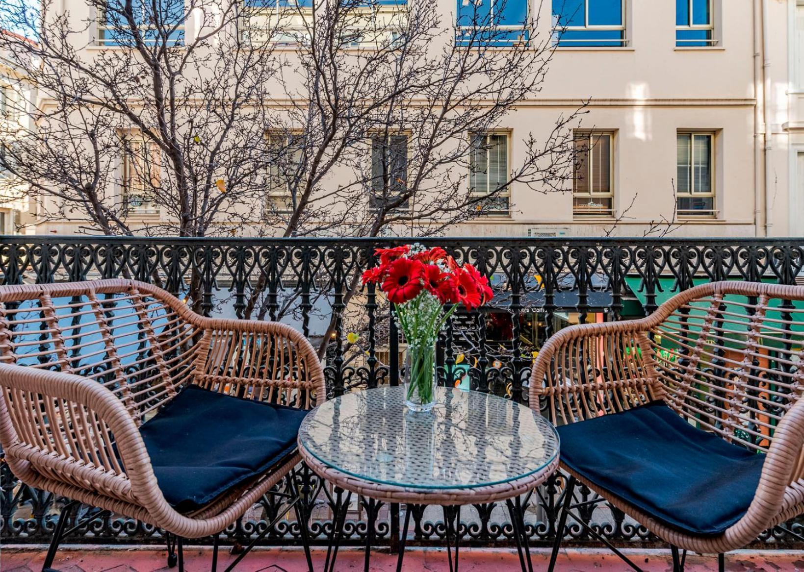 Luxury Family 2Br - Prime Location, Walk To Beach & Shopping, Sunny Balcony - Totolulu Cannes Hoche エクステリア 写真